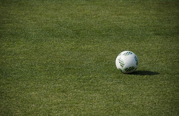 サッカーボール 天然芝 Jリーグのフリー素材 無料の写真素材なら Foto Project