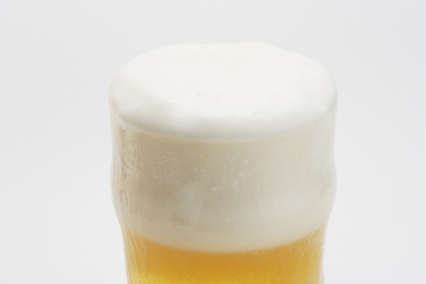 生ビール 溢れる泡 ジョッキのフリー素材 無料の写真素材なら Foto Project