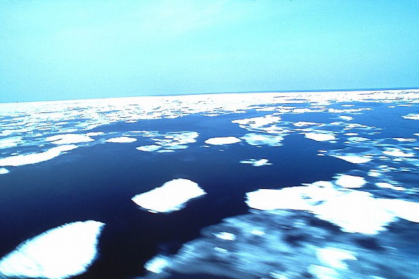 北海道 オホーツク海の流氷のフリー素材 無料の写真素材なら Foto Project