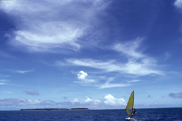 グアムの海と島 ウインドサーフィンのフリー素材 無料の写真素材なら Foto Project